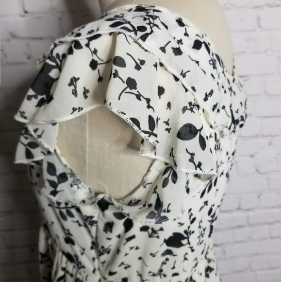 Converse One Star Black and white dress
size small - Picture 4 of 7